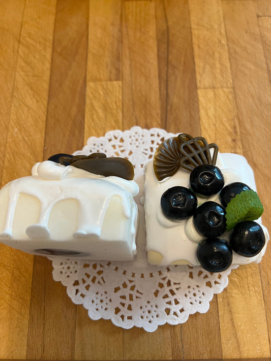 Blue Berry White Chocolate Cake