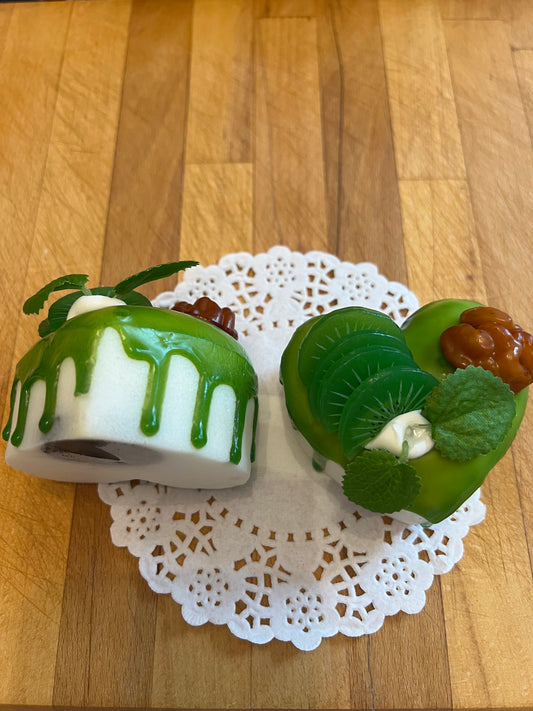Kiwi Melon Cake