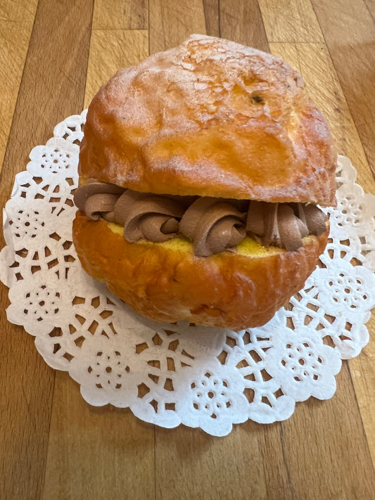 Chocolate Cream Puff